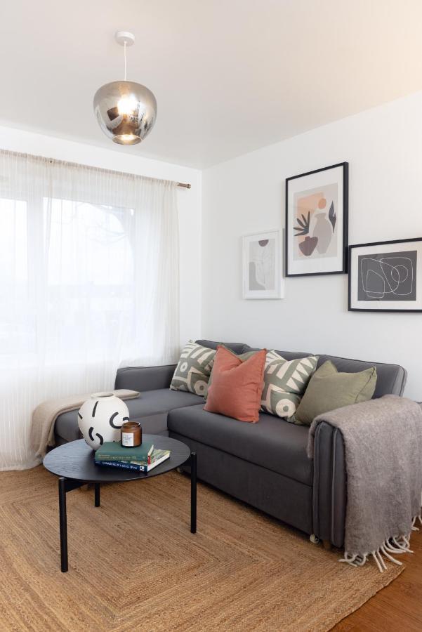 Luxury Apartment, Birmingham-Parking Buitenkant foto