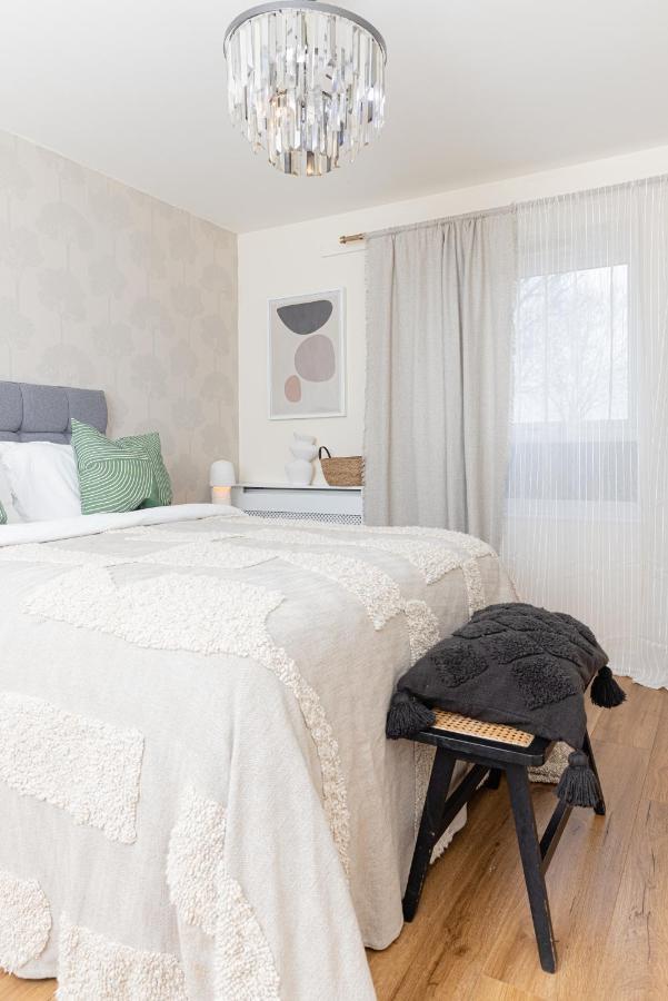 Luxury Apartment, Birmingham-Parking Buitenkant foto