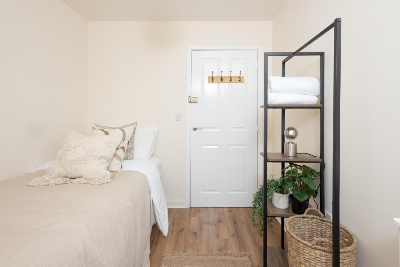 Luxury Apartment, Birmingham-Parking Buitenkant foto